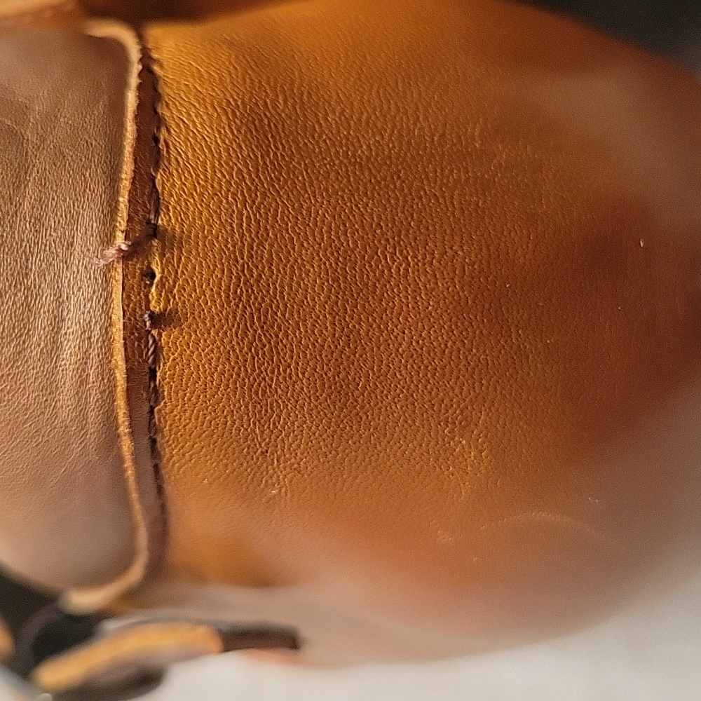 Gorgeous Retro Leather Mary Jane Pumps - Picture 9 of 16